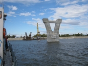 Bridge across the Volga River navigation channel in Balakovo under construction